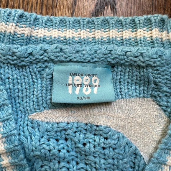 TS 1989 Cardigan - Picture 9 of 16